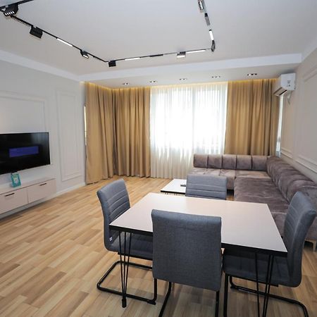 Miku Apartment -Outstanding Apartment At Taiwan Тирана Экстерьер фото