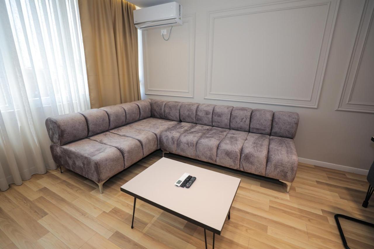 Miku Apartment -Outstanding Apartment At Taiwan Тирана Экстерьер фото